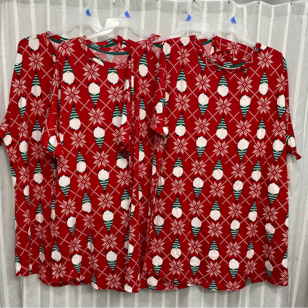4 Pack‎ Gnome Holiday Christmas Sleep Shirt Gown with pockets- Size 2X / 3X NWT